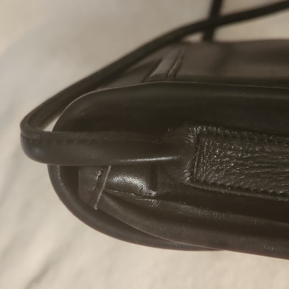 Vintage Coach. Crossbody excellent condition. - Picture 13 of 13